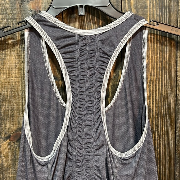 Lululemon Tank Top 4 Grey Racerback Drawstring Side Pocket Ruffled Scoop Active - Picture 8 of 10